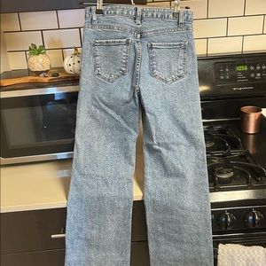 super cute blue jeans thrifted 
Selling- $20
Size- 0